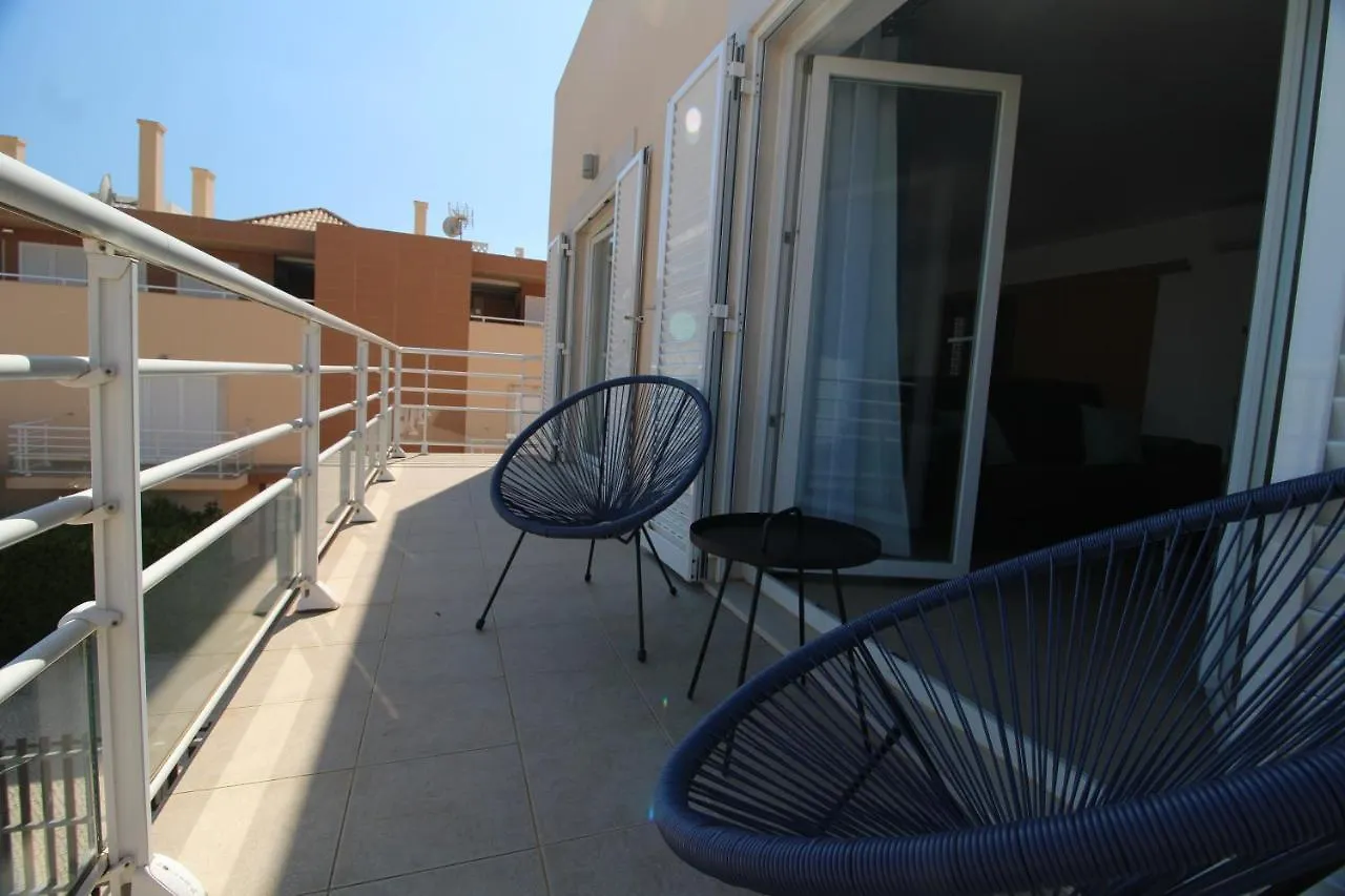 Cabanas Garden - Stunning 2 Bedroom Apartment - Communal Pool - 2 Minuts Walking To The River Cabanas De Tavira