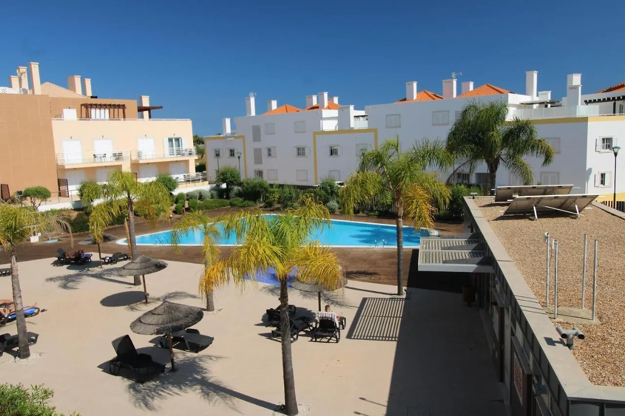 Cabanas Garden - Stunning 2 Bedroom Apartment - Communal Pool - 2 Minuts Walking To The River Cabanas De Tavira