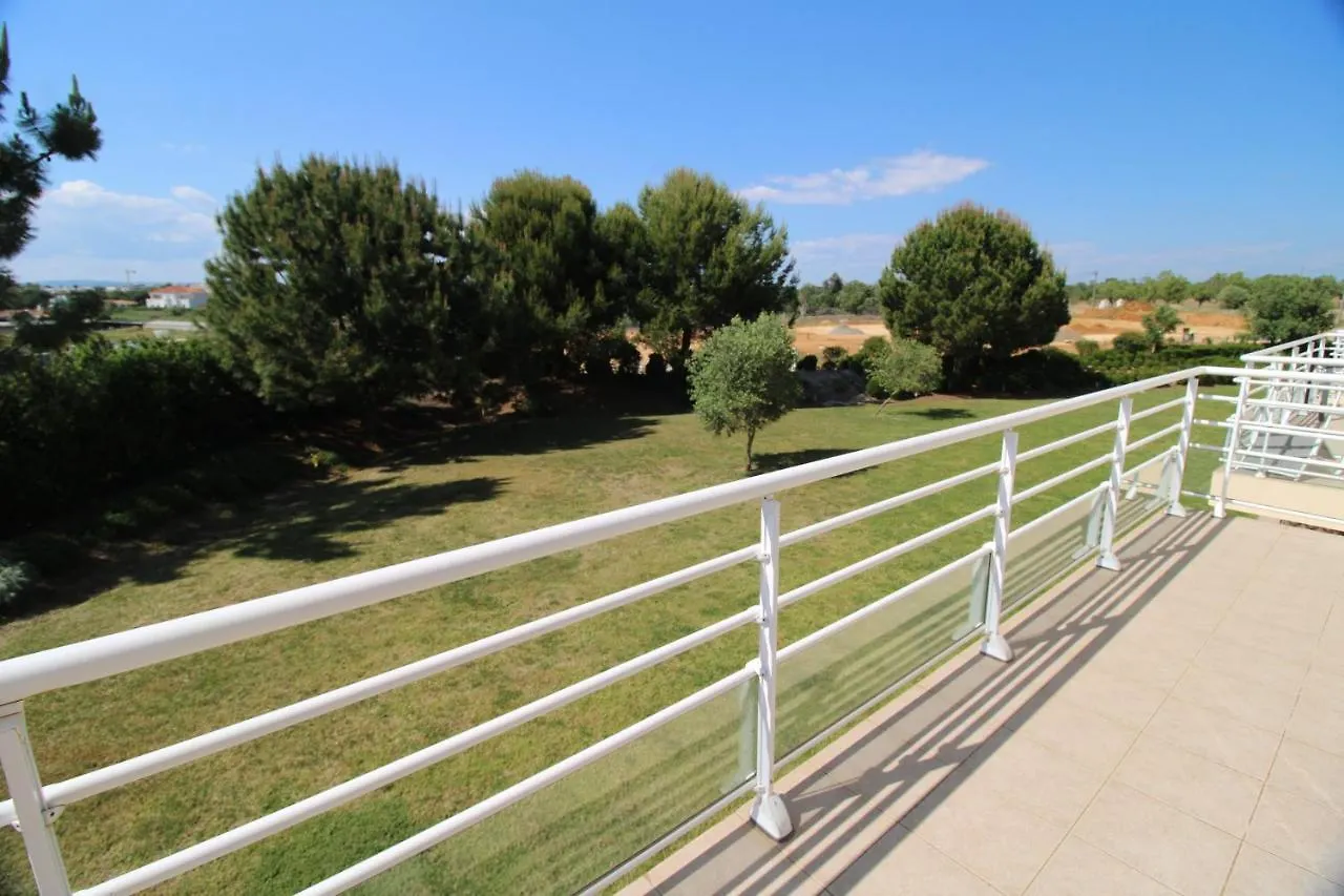 Cabanas Garden - Stunning 2 Bedroom Apartment - Communal Pool - 2 Minuts Walking To The River Cabanas De Tavira Portekiz